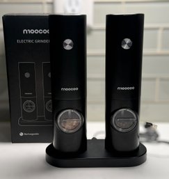 Moocoo Electric Salt And Pepper Grinder Set