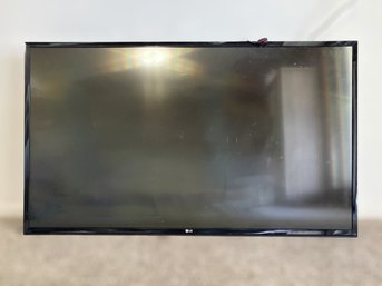 LG 43 Inch LCD HDTV W/ Remote