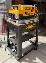 DeWalt Benchtop Thickness Planer With Stand Heavy-Duty Wood Planer For Smooth, Precision Milling Model DW735