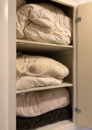 Great Collection Of Down Comforters, Pillows, And Throw Blankets