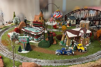O Gauge Holiday Village & Railroad Accessory Collection Featuring Department 56, Lemax, And More! - Lot 8