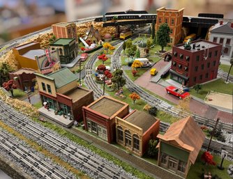O Gauge Model Railroad Town Building Collection Featuring Department 56, Palace Theater, And More! - Lot 7