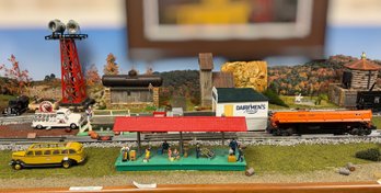 O Gauge Model Railroad Accessory & Structure Lot Featuring Lionel, MTH, Union Pacific And More! - Lot 2