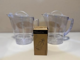 Pampered Chef 2-quart Quick-Stir Pitchers And Pampered Chef Cookie Press