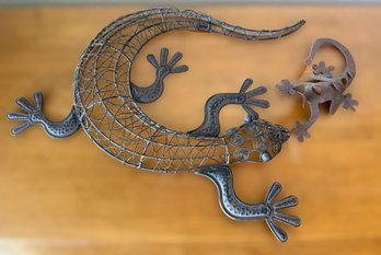 Set Of 2 Decorative Metal Gecko Figure And Wall Hanging