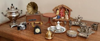 Lot Of Miniature Doll House Pieces