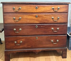 Antique 4-drawer Dresser