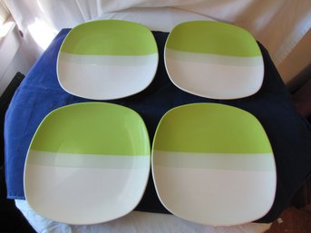 Set Of 4 Green And White Dinner Plates