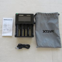 XTAR VC4 USB LCD Li-ion / Ni-MH Battery Charger