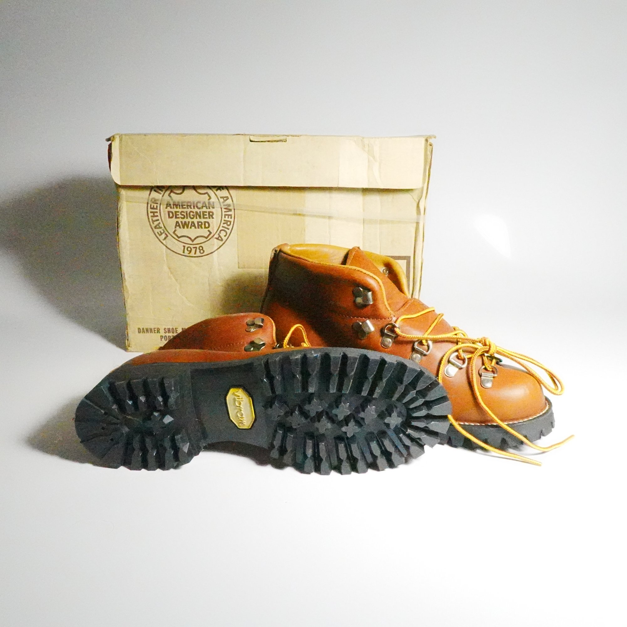 Danner boots never worn Danner - Danner Light Revival Jones Canyon main image 2