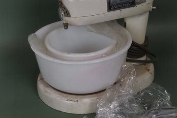 Classic 1940s Sunbeam MixMaster Stand Mixer With Original Bowls And Beaters