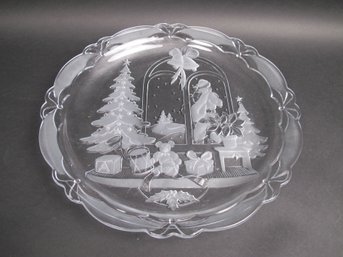 Clear Glass Christmas Serving Platter  14.25' Holiday Scene With Santa, Toys & Tree