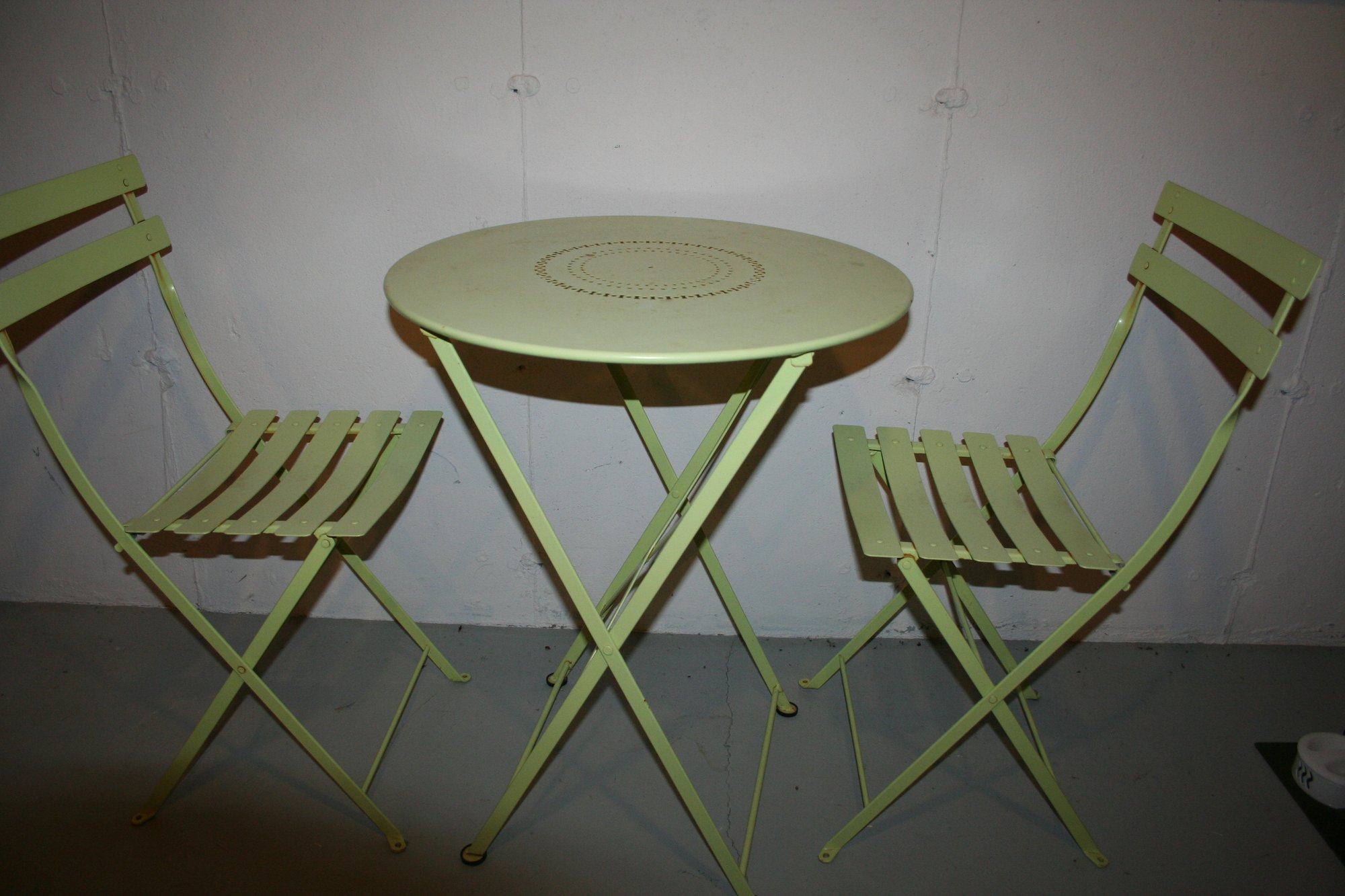 Green Cast Aluminium Bistro Set – Outdoor Patio Table And 2 Chairs With Parasol Hole By Home Source