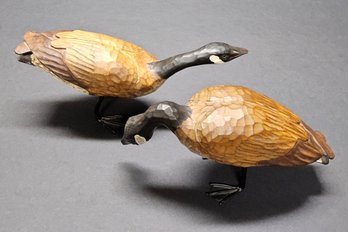 (43) Vintage Pair (2) Leo Osborne Hand Carved/Hand Painted Small Canadian Goose Decoys