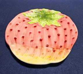 (KG96) Vintage World Bazaars Strawberry Wall Plate.
