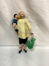 (GN133)  1950s Roldan Klumpe , Barcelona  Busy Pregnant Mother Doll