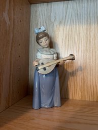 Nao Statue