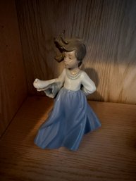 Nao Statue