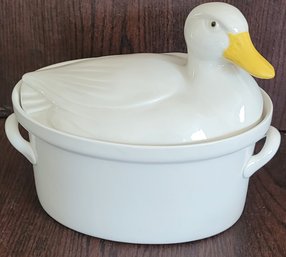 Vintage Hall Carbone Large Duck Covered Casserole Dish Tureen White