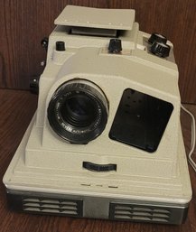 Revere Automatic De Luxe Slide Projector