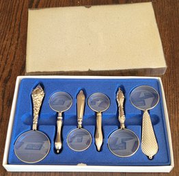 6 Magnifying Glasses