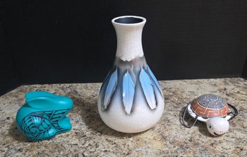 Southwestern-style Art Pottery Collectibles.