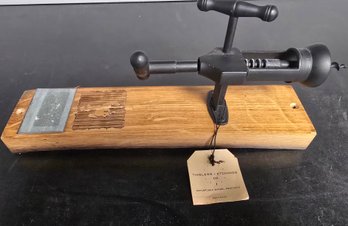 Wall-mount Wine Bottle Opener