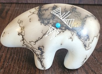 Vintage Navajo Horse Hair Ceramic Art Pottery Bear Fetish Figurine
