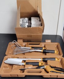 5 Piece Gardening Set And Flower Garden