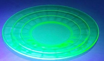 Vtg Anchor Hocking Uranium Glass Plate