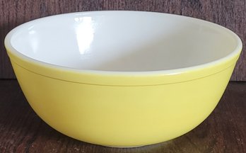 Large Vintage Pyrex Mixing Bowl