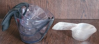 Measuring Cups And Scoops