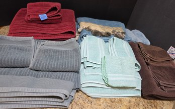 Collection Of Mixed Towels Including Bath Towels, Hand Towels And A Wash Cloth