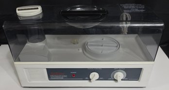 Sunbeam Ultrasonic Humidifier. - Turns On - Untested