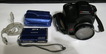 Pair Of Cameras With Cases - Untested (do Not Turn On)