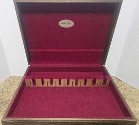 Vintage Fashion Manor Wooden Flatware Storage Chest Featuring A Two-tier Design With A Pull-out Drawer