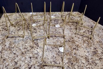 Group Of Small Gold-tone Twisted Metal Wire Display Stand Or Easel