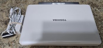 TOSHIBA SD-P93S 9' Swivel Widescreen Travel/Portable DVD Player With Power Cord - Tested