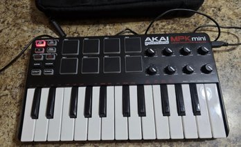 Akai Professional MPK Mini Laptop Professional Keyboard - Untested