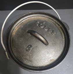 Lodge Cast Iron Camp Dutch Oven