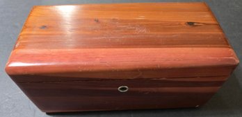 Dresser Top Lane Cedar Chest (no Key)