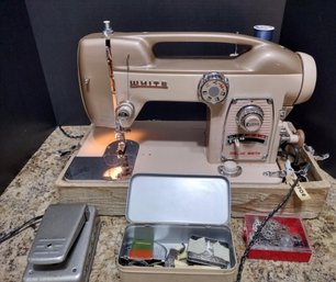 Vintage White 764 Sewing Machine