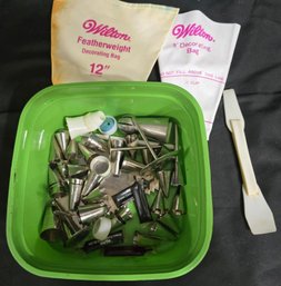 Cake Decorating Tips And Bags