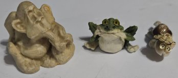 3 Small Figurines