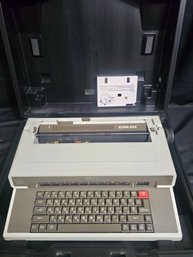 Royal Alpha 2001 Typewriter In Carrying Case - Tested