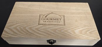 Set Of Gourmet Traditions Steak Knives