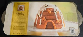 Williams Sonoma Beehive Cake Pan