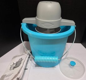 Nostalgia 4-Quart Electric Ice Cream Maker - Untested
