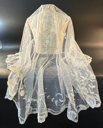 Very Fine Vintage Lace Wedding Veil