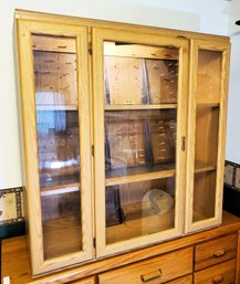 Display Case With Pexiglass Display Racks